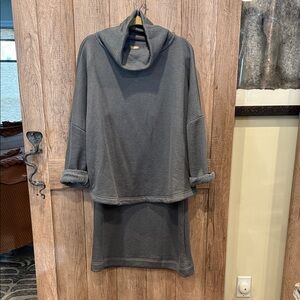 Cozy Gray free people skirt top set medium